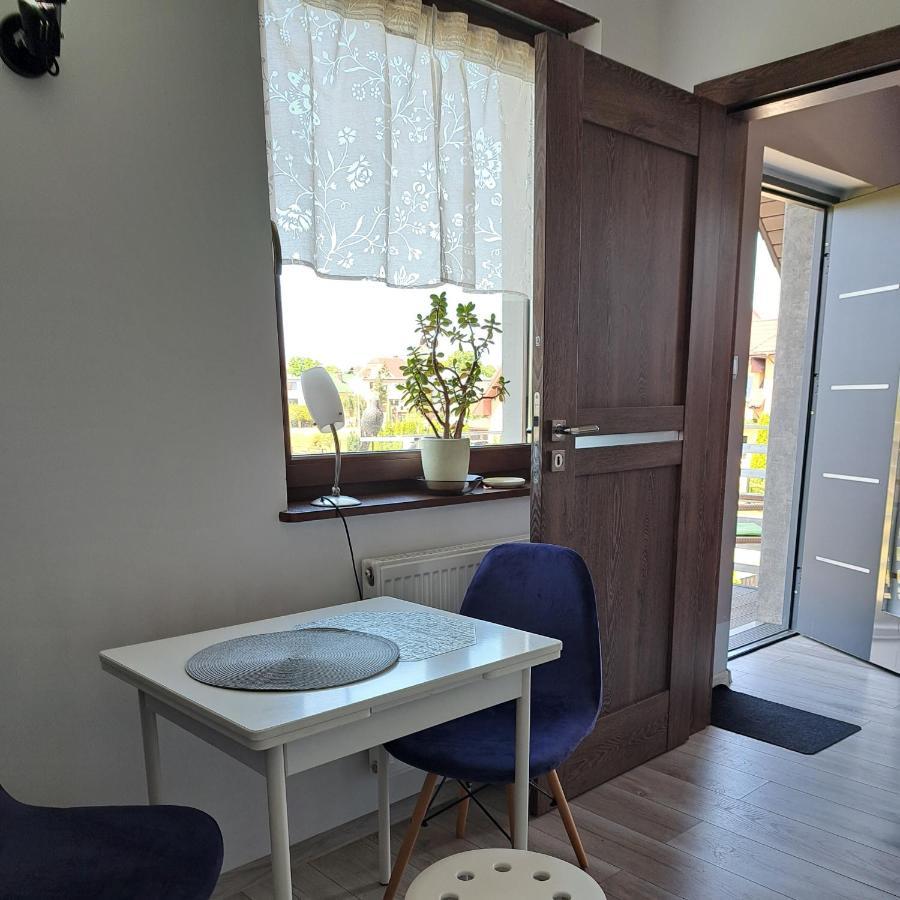 Maly Apartamencik Teo Rewal Exterior foto